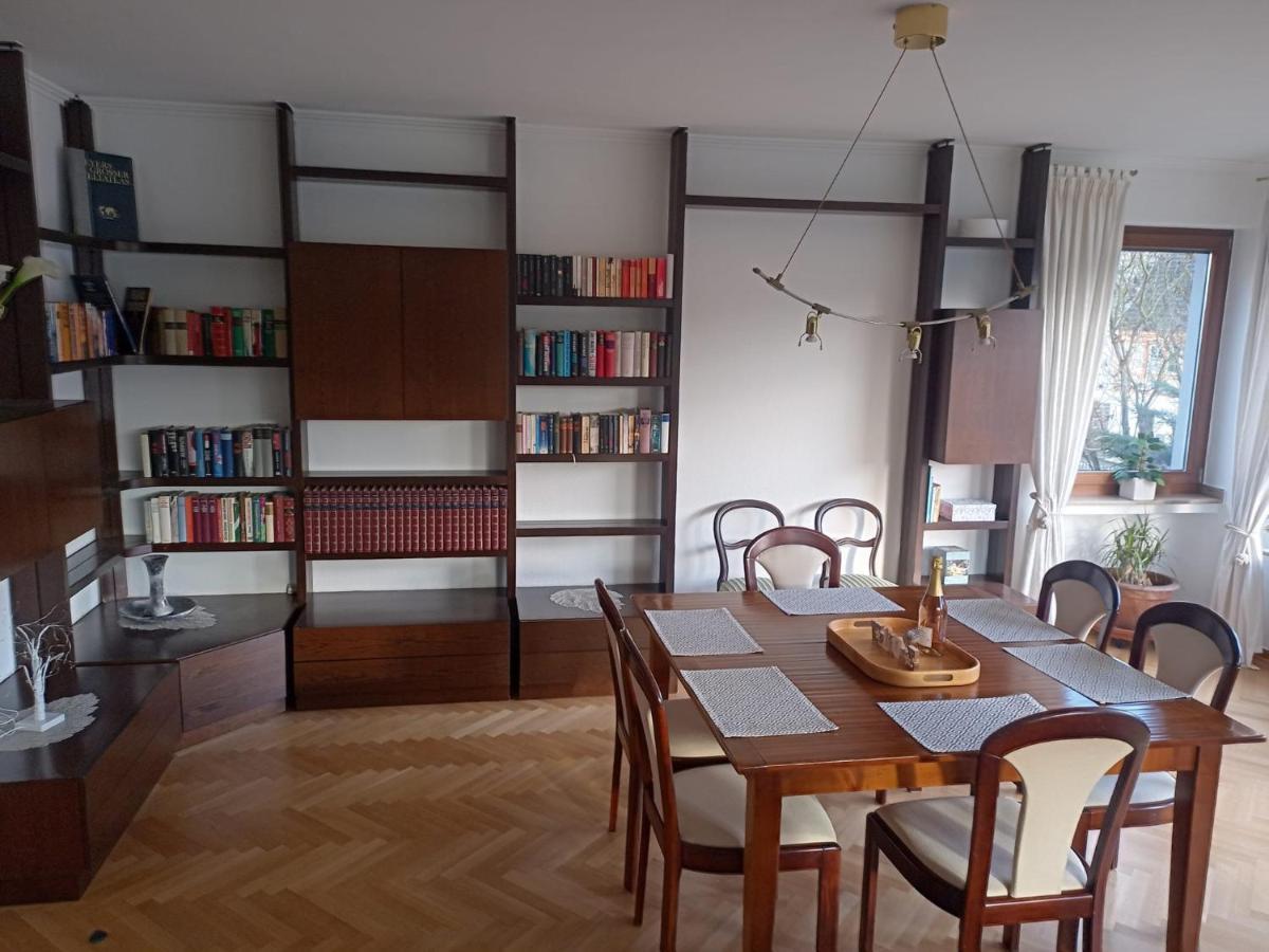 Adenauer Cottage Экстерьер фото